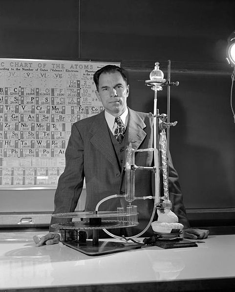 Seaborg in Lab